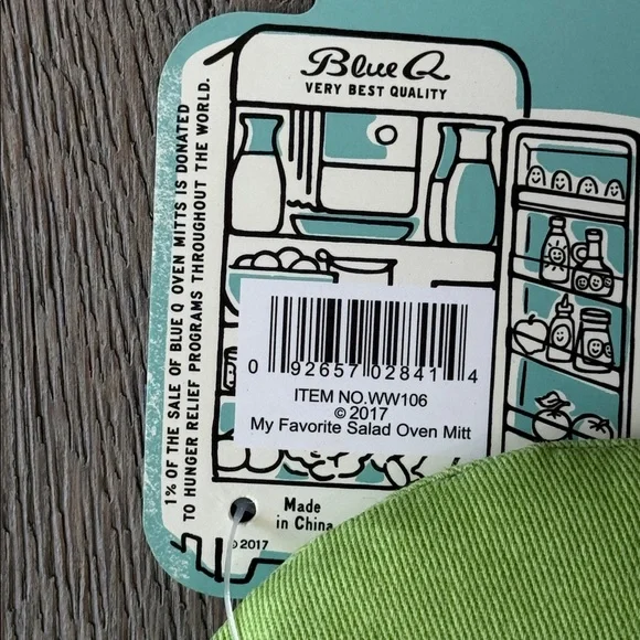Blue Q Lime Lime Green Oven Mitt”My Favorite Salad is Wine” Contemporary Graphic - Picture 5 of 5